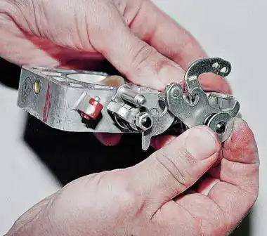 Разборка и ремонт корпуса дроссельных заслонок ДААЗ 2107 снимаем шайбу