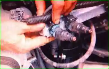 Перевірка та заміна форсунок Нива Шевролет