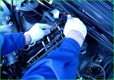 Промивання рампи та форсунок двигуна автомобіля Нива Шевроле