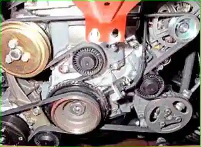 Tensión de la correa de transmisión de Niva Chevrolet Tensión de la correa de transmisión de Niva Chevrolet