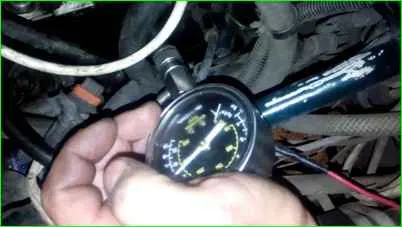 Cómo comprobar la compresión en los cilindros del motor