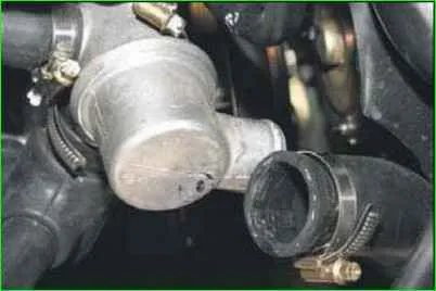 Cómo reemplazar el termostato Niva Chevrolet