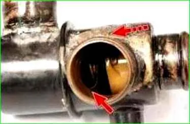 Cómo reemplazar el termostato Niva Chevrolet