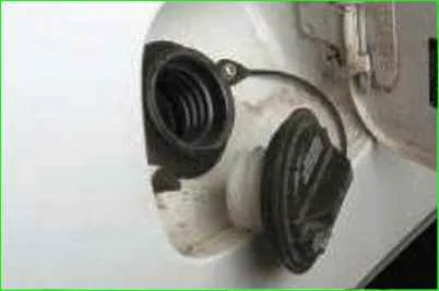 Austausch der Kraftstoffpumpe Niva Chevrolet