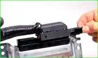 Replacing the Niva Chevrolet controller