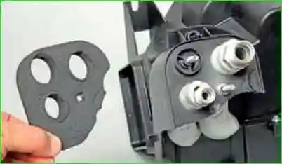 Снятие и установка испарителя кондиционера автомобиля ВАЗ-2123