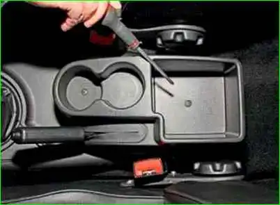 Niva Chevrolet едендік туннельдің қаптамасын алу