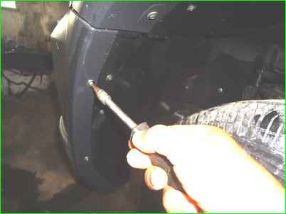 Снятие и установка переднего бампера