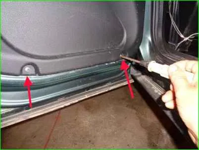 Removing the rear door trim