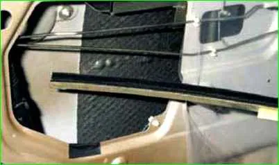 Removing the outer rear door handle