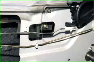Removing the rear door lock