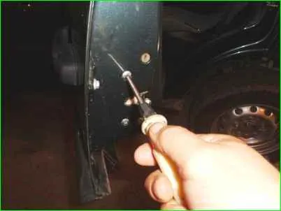 Removing the rear door lock