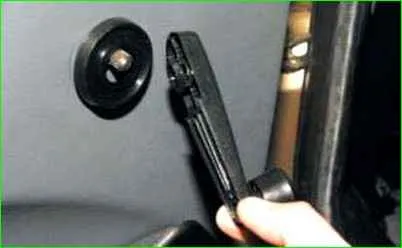 Removing the rear door trim