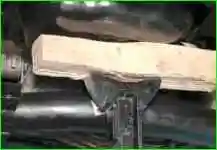 Как снять поперечину передней подвески Как снять поперечину передней подвески