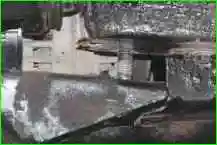 Как снять поперечину передней подвески Как снять поперечину передней подвески