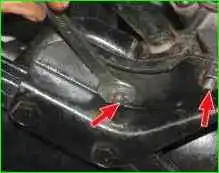 How to replace the front suspension spring VAZ-2123