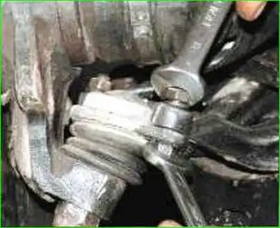 Замена смазки подшипников ступиц Нива Шевролет Замена смазки подшипников ступиц Нива Шевролет