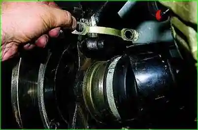 Заміна підшипників маточини Нива Шевролет Заміна підшипників маточини Нива Шевролет