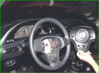 Extracción del volante de un automóvil Niva Chevrolet