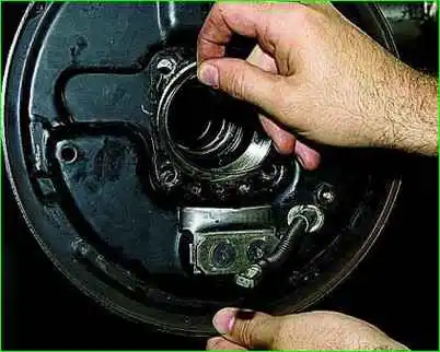 ВАЗ-2123 автокөлігінің осьтік білігін алу жолы
