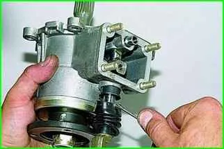 So reparieren Sie das Verteilergetriebe VAZ-2123