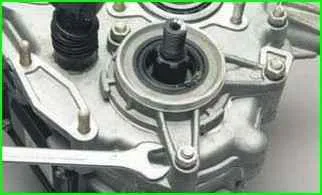 So reparieren Sie das Verteilergetriebe VAZ-2123