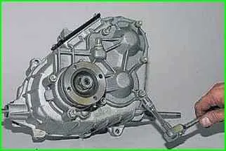So reparieren Sie ein VAZ-2123-Verteilergetriebe