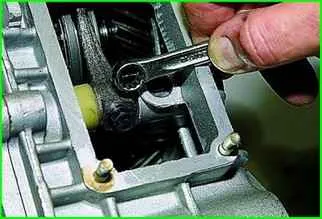 So reparieren Sie das Verteilergetriebe VAZ-2123