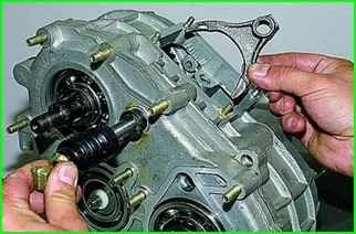 So reparieren Sie das Verteilergetriebe VAZ-2123