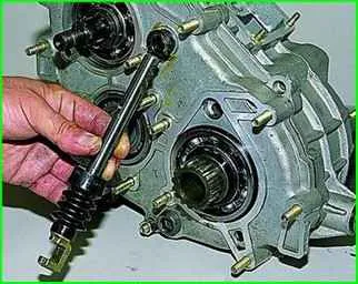So reparieren Sie das Verteilergetriebe VAZ-2123
