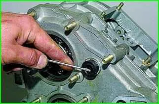 So reparieren Sie das Verteilergetriebe VAZ-2123