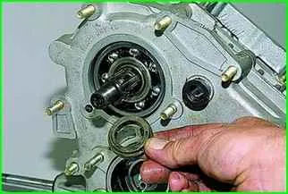 So reparieren Sie das Verteilergetriebe VAZ-2123