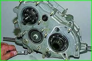So reparieren Sie das Verteilergetriebe VAZ-2123