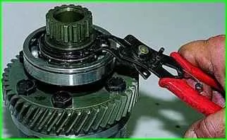 So reparieren Sie das Verteilergetriebe VAZ-2123