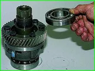 So reparieren Sie das Verteilergetriebe VAZ-2123