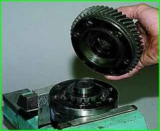So reparieren Sie das Verteilergetriebe VAZ-2123