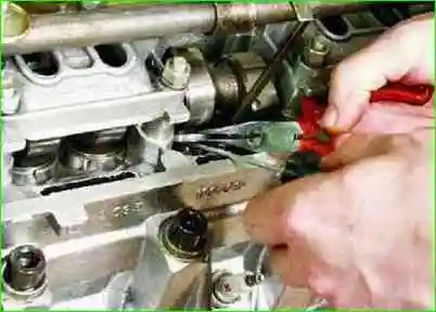 How to adjust the valves of the VAZ-21114 engine