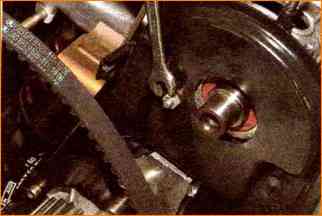 ВАЗ-21114 қозғалтқышының цилиндр қақпағын алу және бөлшектеу