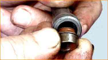 How to replace the valve stem seals of the VAZ-21126 engine