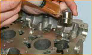 Checking and replacing hydraulic valve tappets VAZ-21126 