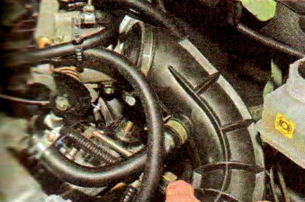 Как снять и поставить дроссельный узел двигателя ВАЗ-21114