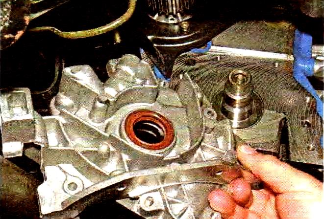 Снятие и разборка маслонасоса двигателя ВАЗ-21114