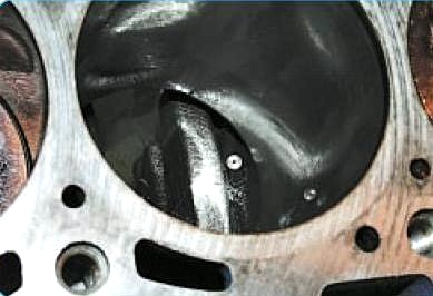 Defecto de las piezas del motor VAZ-21126