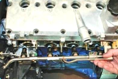 Removing and installing fuel rail VAZ-21126