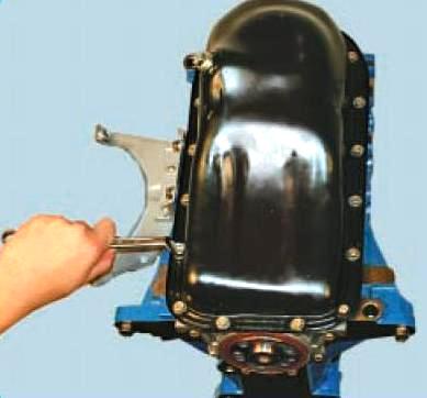 Desmontaje del motor VAZ-21126