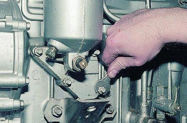 Desmontando el motor ZMZ-402