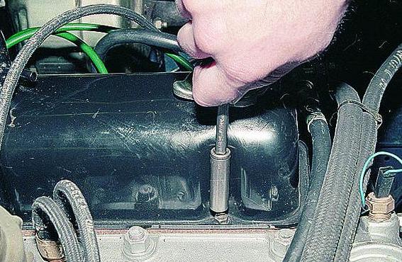 Adjusting the gap between the valves and rocker arms of the engine ZMZ-4025, ZMZ-4026