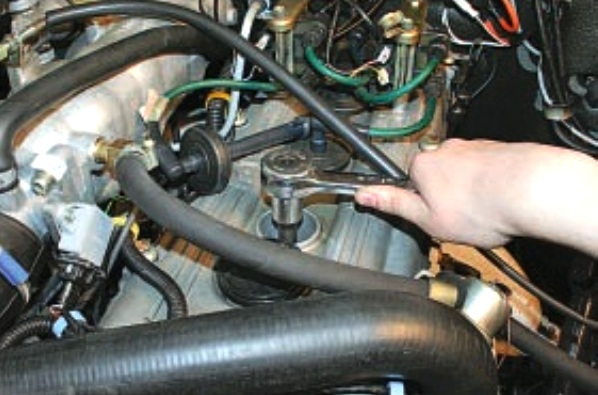 Проверка компрессии в цилиндрах двигателя ЗМЗ-409
