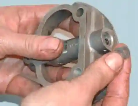 Снятие и разборка масляного насоса ЗМЗ-409