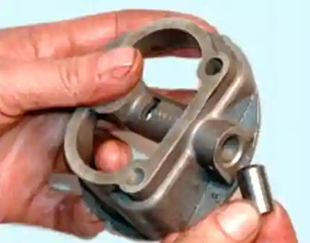 Снятие и разборка масляного насоса ЗМЗ-409